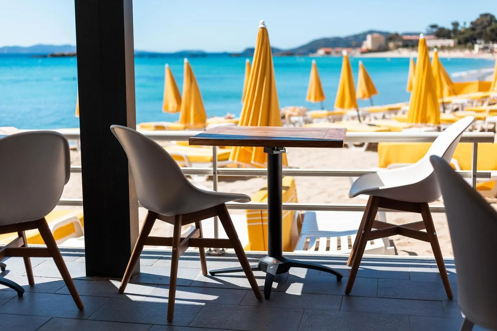Roc Hotel - Hotel 4 Etoiles Les Pieds Dans L'Eau Le Lavandou Frankrike
