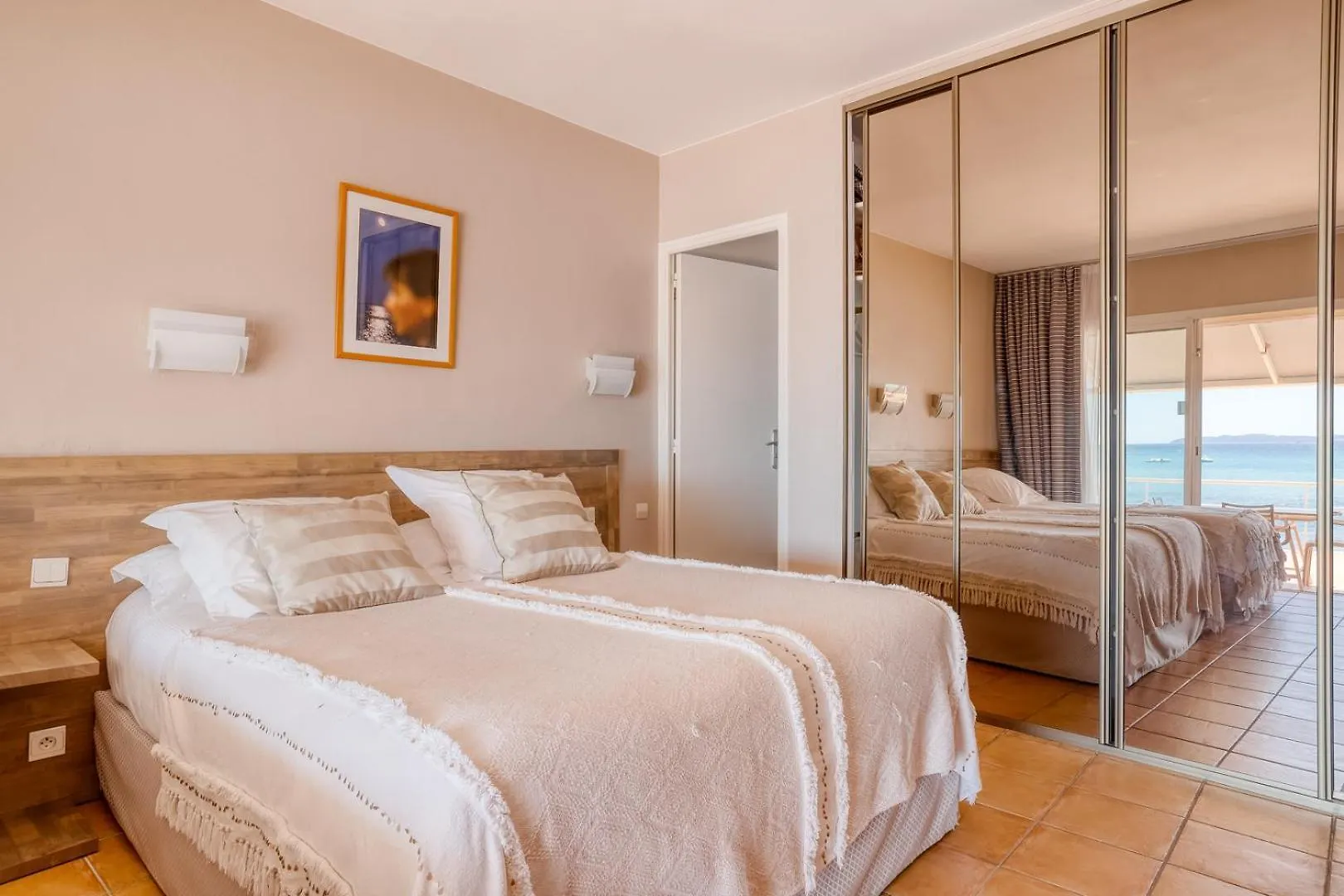 Roc Hotel - Hotel 4 Etoiles Les Pieds Dans L'Eau Le Lavandou Frankrike