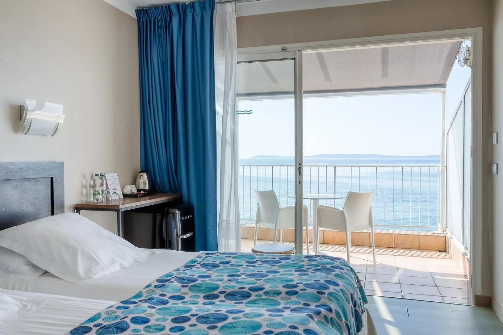 ****  Roc Hotel - Hotel 4 Etoiles Les Pieds Dans L'Eau Le Lavandou France