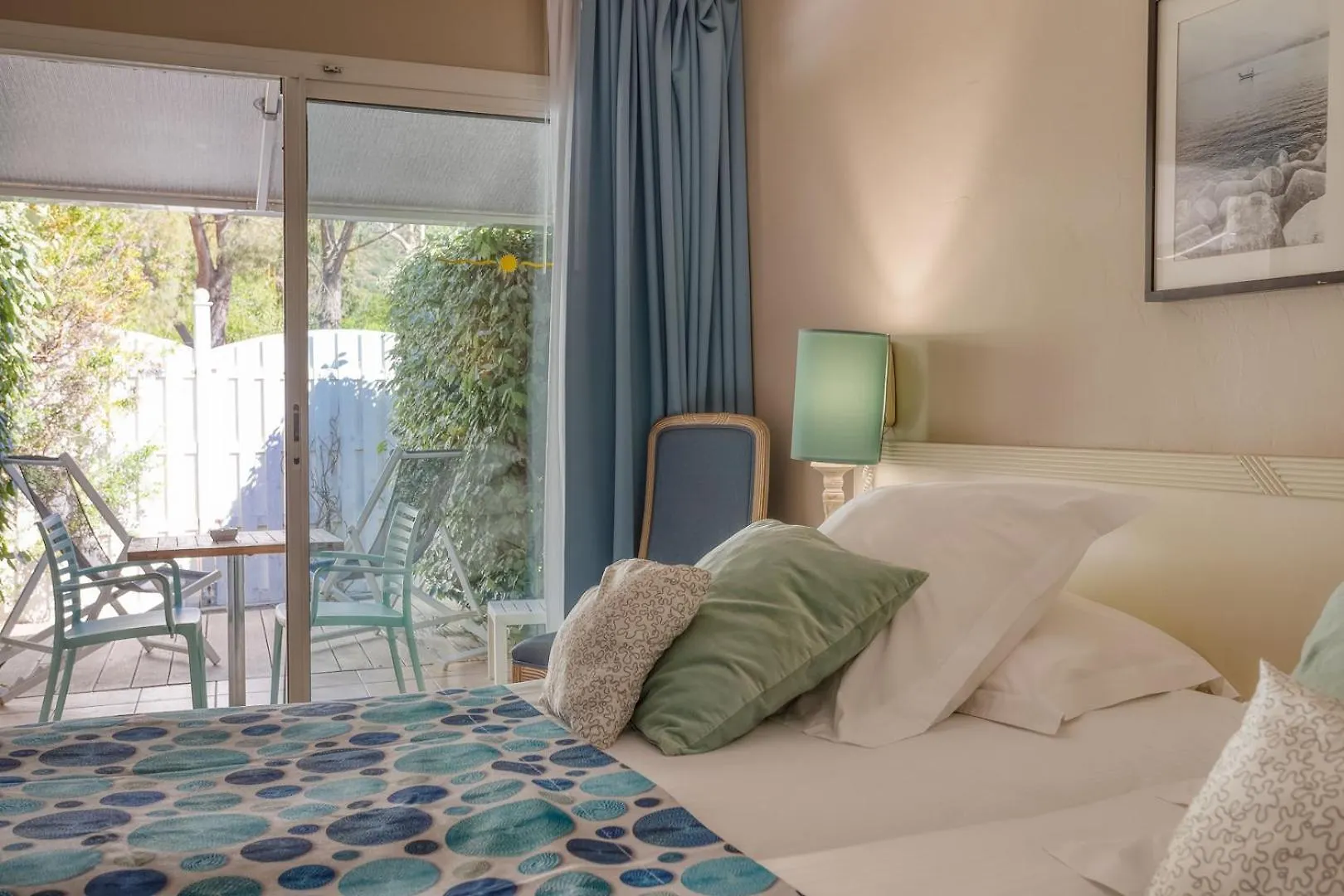 Roc Hotel - Hotel 4 Etoiles Les Pieds Dans L'Eau Le Lavandou