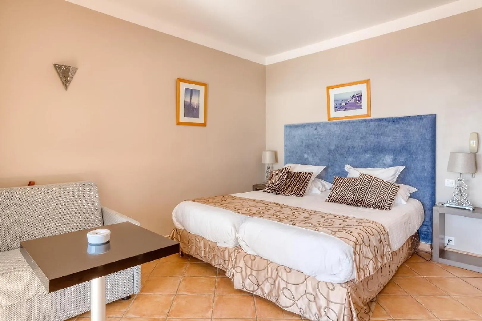 Roc Hotel - Hotel 4 Etoiles Les Pieds Dans L'Eau ル・ラヴァンドゥー 4*,
