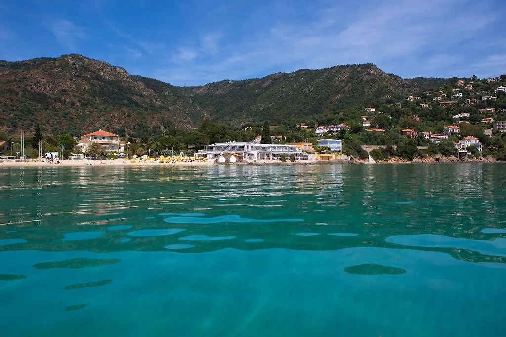Roc Hotel - Hotel 4 Etoiles Les Pieds Dans L'Eau Le Lavandou 4*,