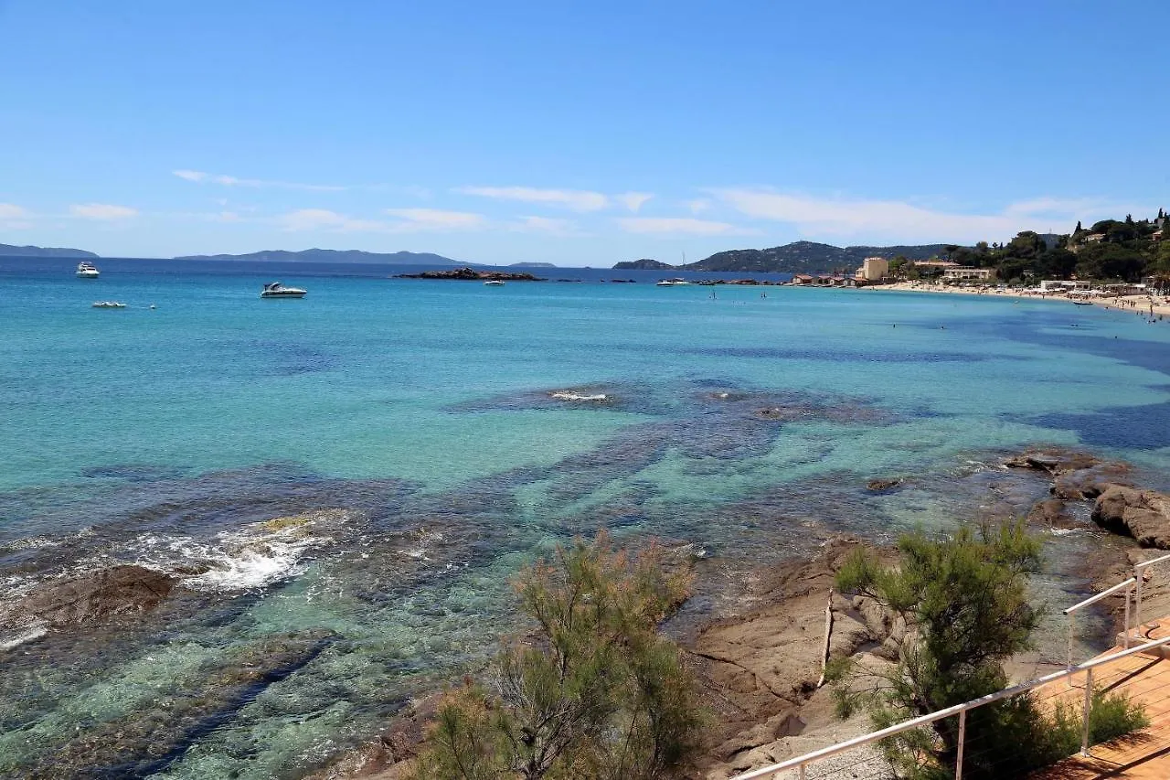 Roc Hotel - Hotel 4 Etoiles Les Pieds Dans L'Eau Le Lavandou
