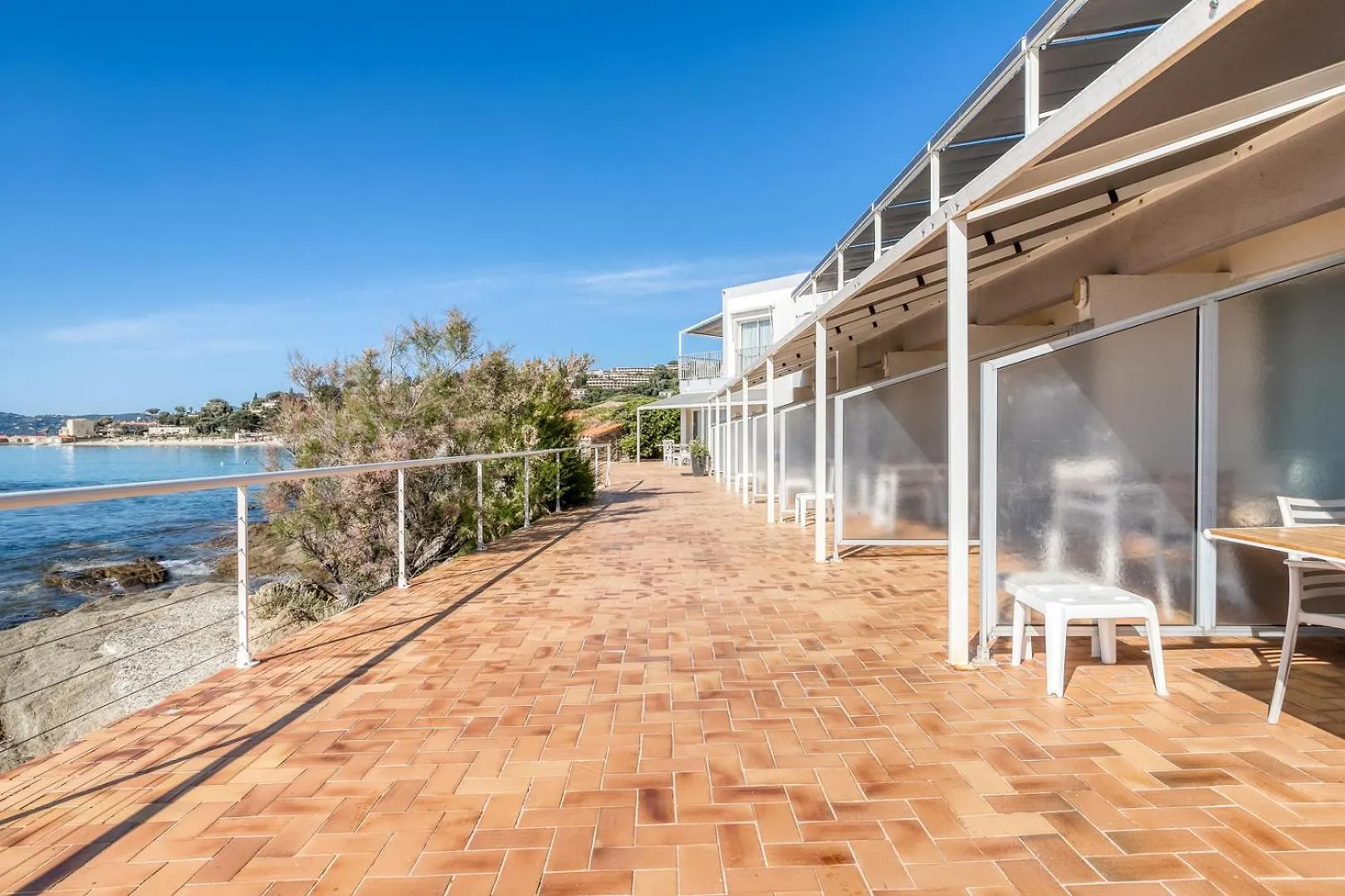 Roc Hotel - Hotel 4 Etoiles Les Pieds Dans L'Eau Le Lavandou