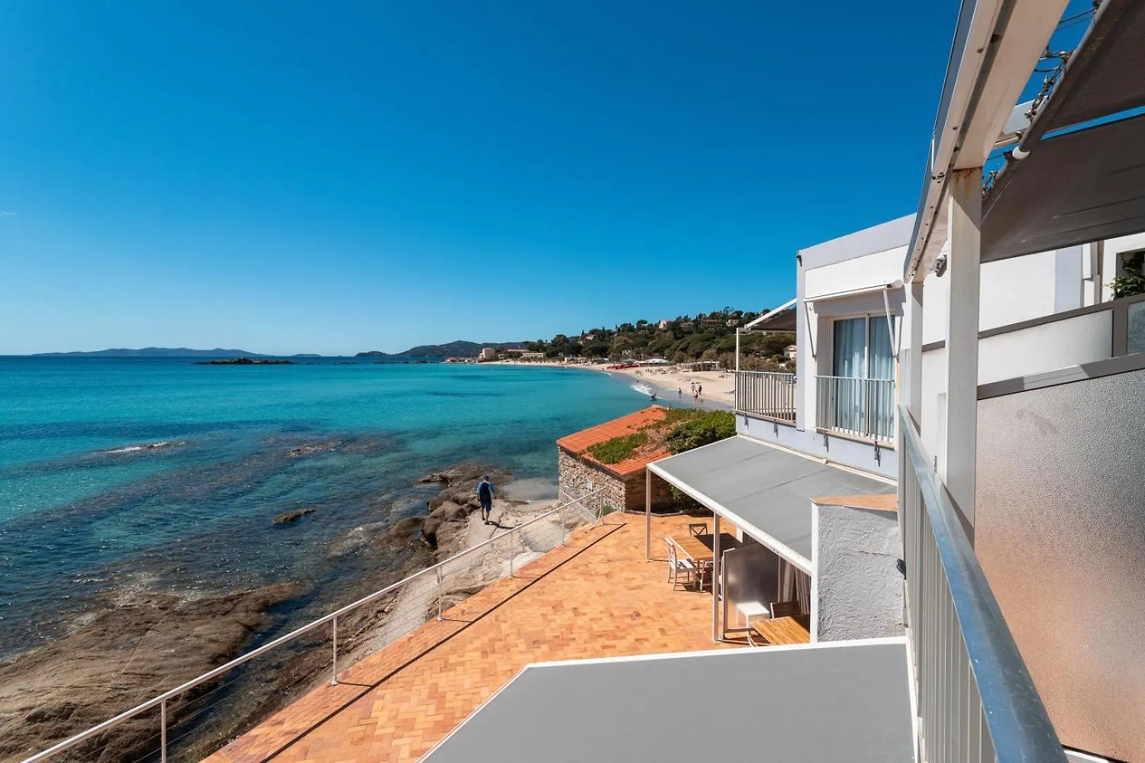 Roc Hotel - Hotel 4 Etoiles Les Pieds Dans L'Eau Le Lavandou 4*,  France